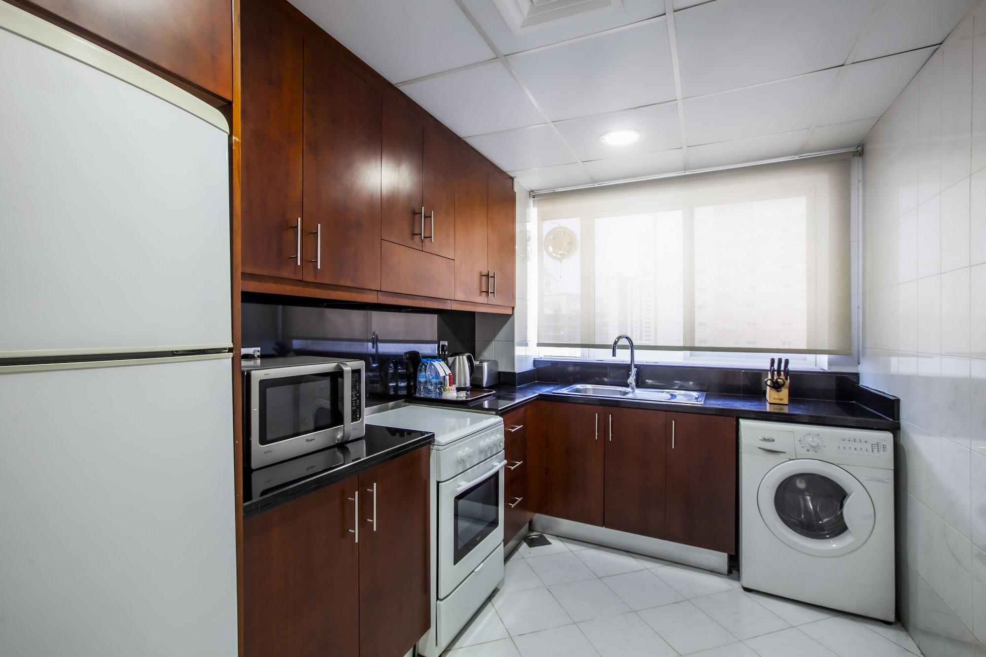 Hotel Golden Sands & Residences 4*