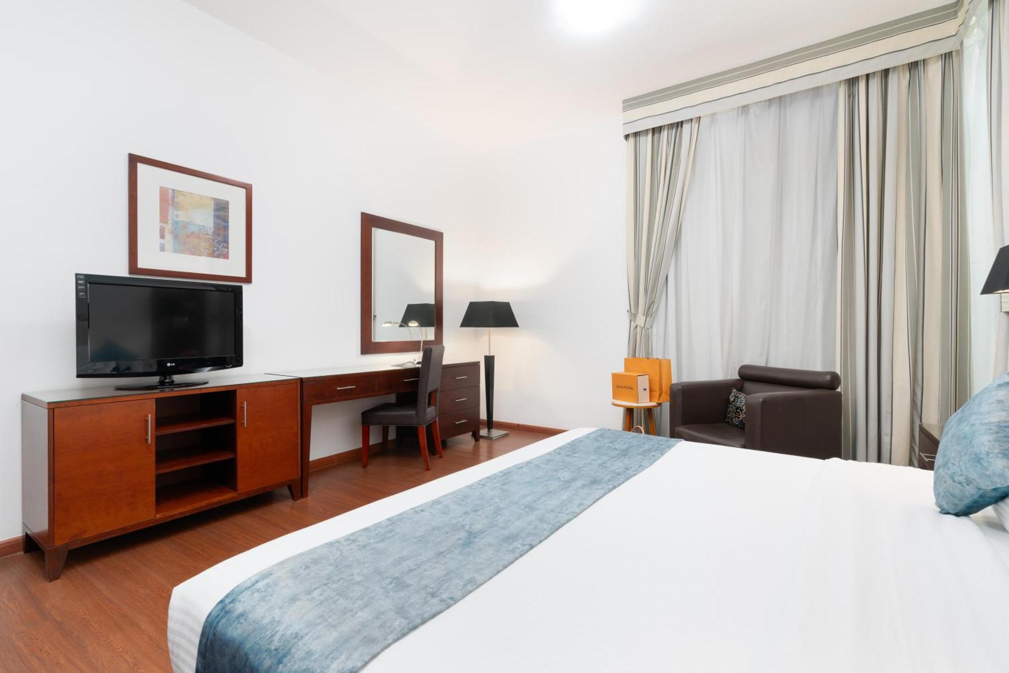 Golden Sands & Residences Hotel